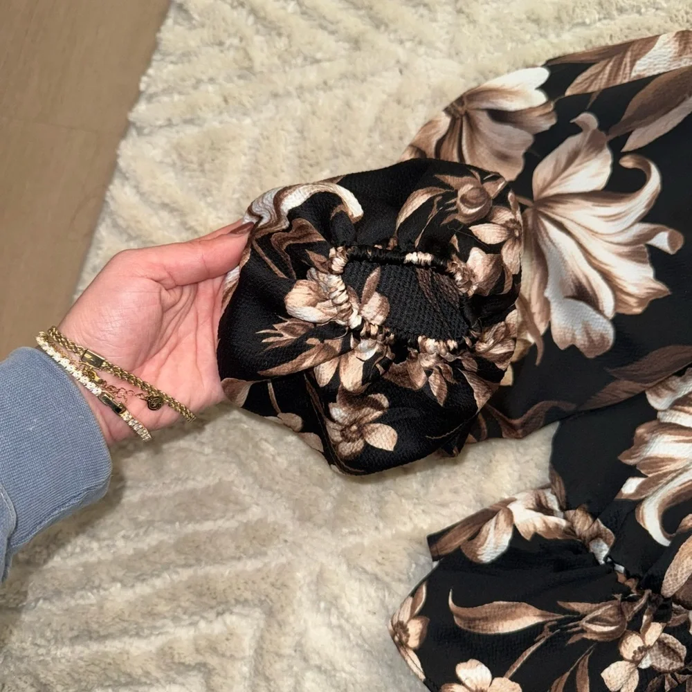 Express Floral Puff Sleeve Blouse - Black and Brown